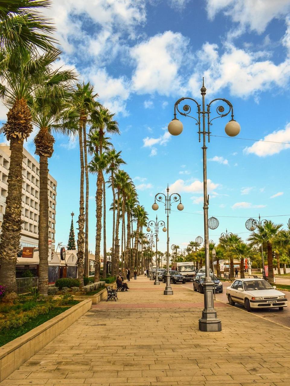 Apartment,Near The Beach Pinikoudes ラルナカ エクステリア 写真