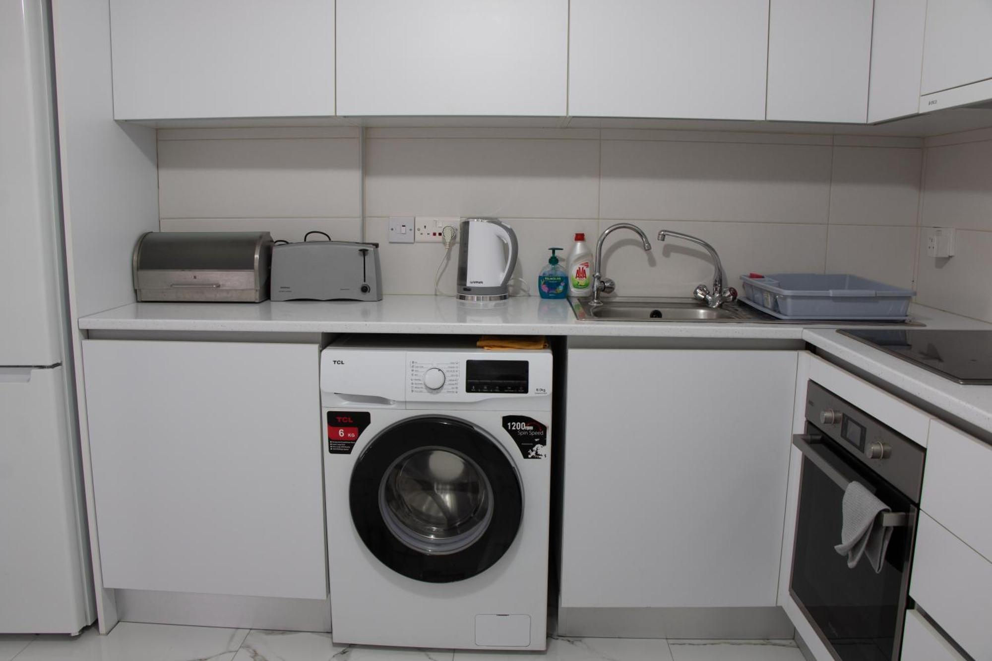 Apartment,Near The Beach Pinikoudes ラルナカ エクステリア 写真