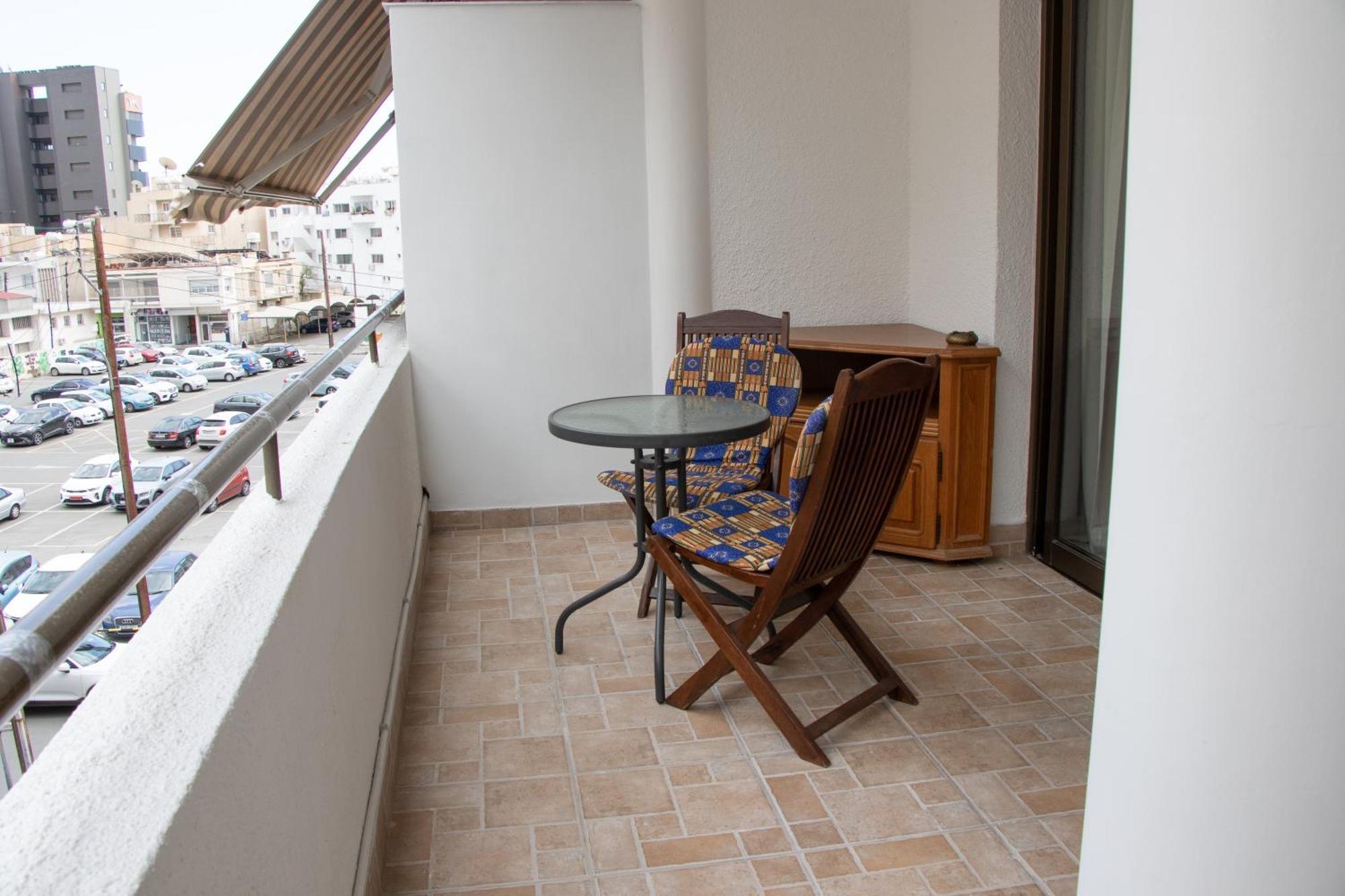 Apartment,Near The Beach Pinikoudes ラルナカ エクステリア 写真