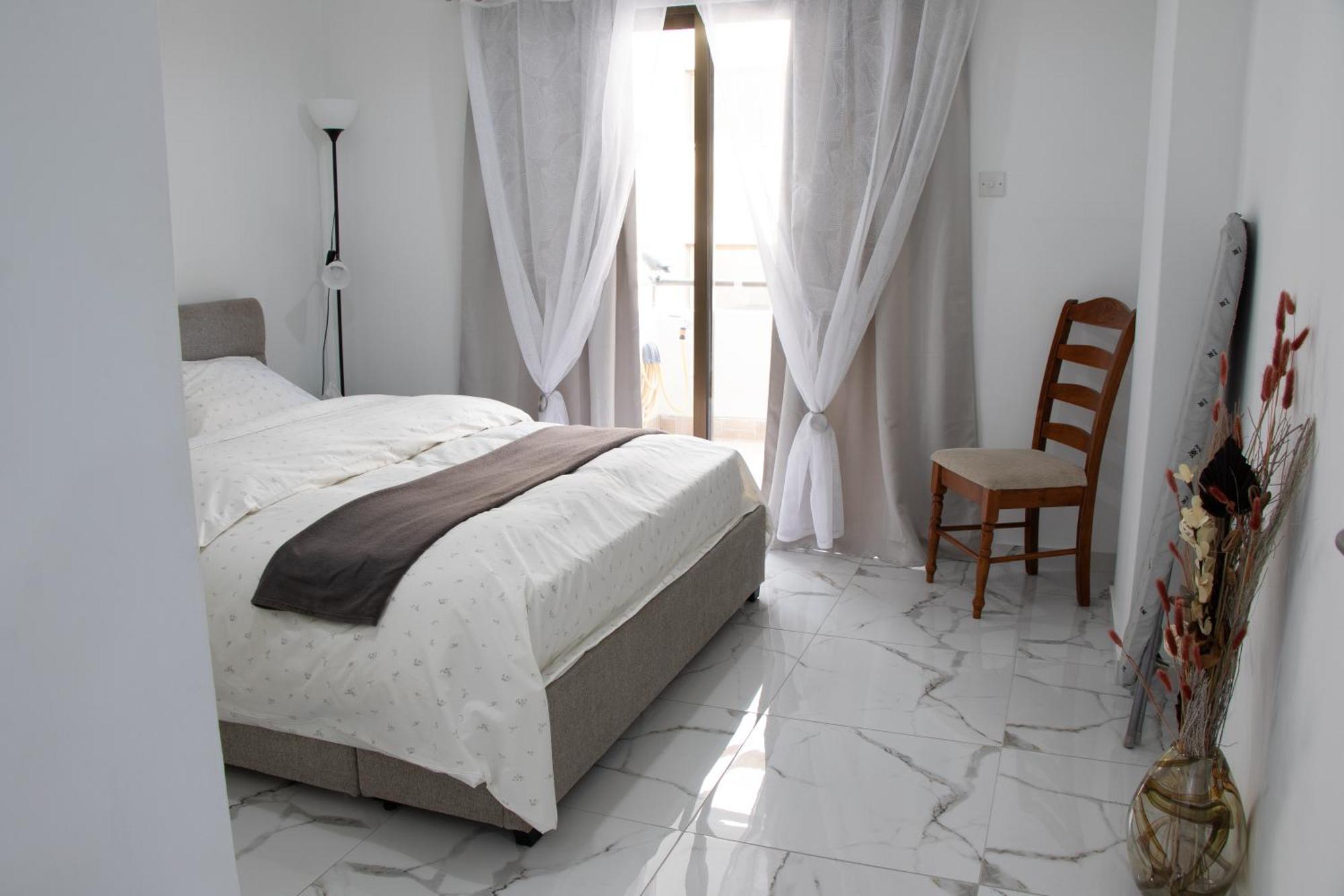 Apartment,Near The Beach Pinikoudes ラルナカ エクステリア 写真