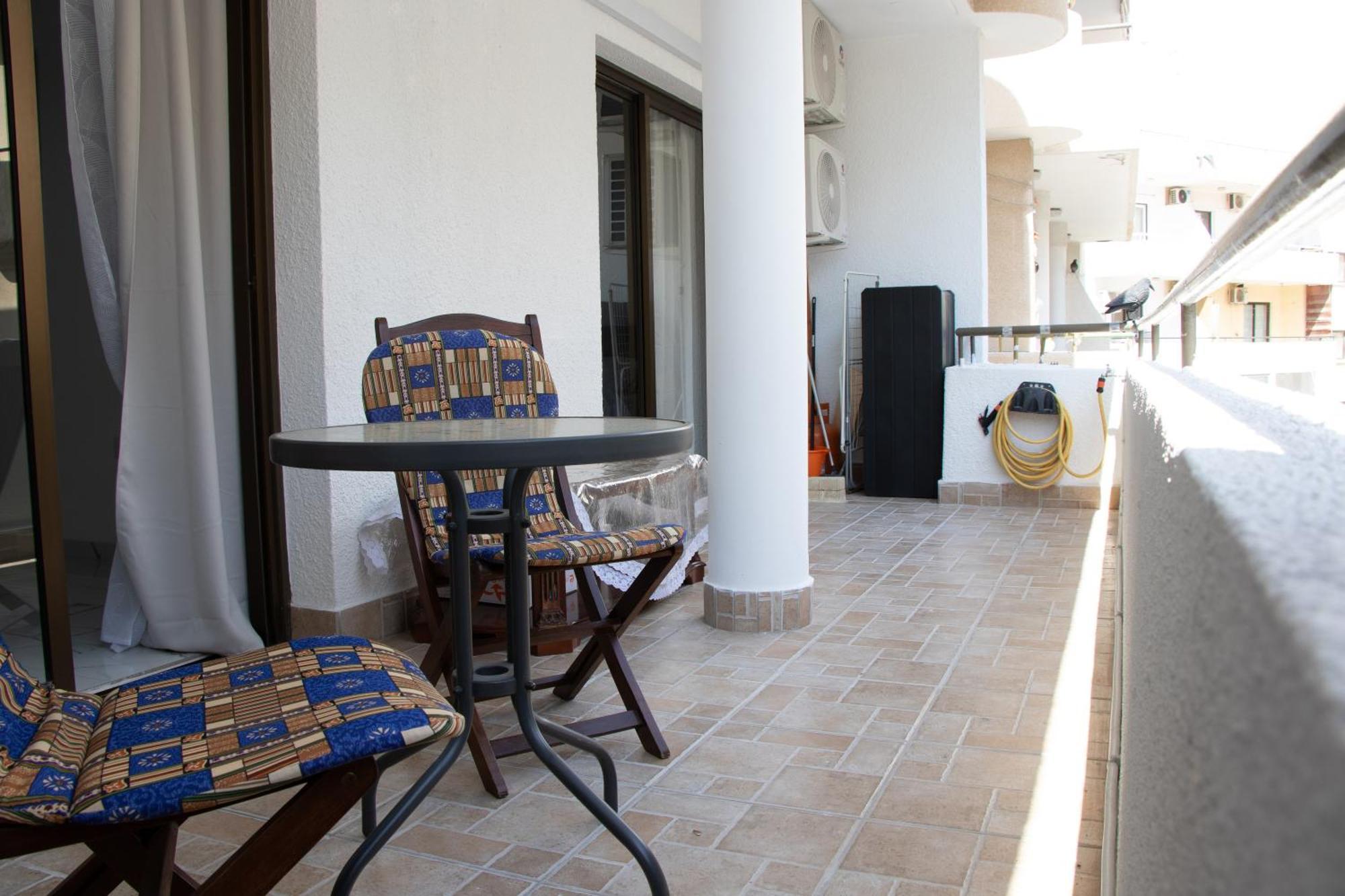Apartment,Near The Beach Pinikoudes ラルナカ エクステリア 写真